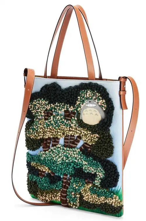 Звезды My NEIGHBOR TOTORO в новой капсульной коллекции LOEWE