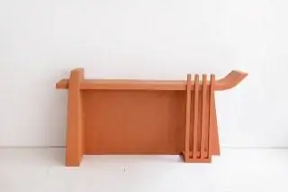 Терракотовый консольный столик из серии «Жизнь на Земле» от грузинских дизайнеров Rooms