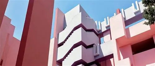 Красная стена Кальпе Рикардо Бофилл