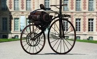 Perreaux Steam Velocipde 1871 Франция Прототип 30 куб. см пара при 35 кг см². Дизайнер Луи Гийом Перро… Perreaux Steam Velocipde 1871 Франция Прототип 30 куб. см пара при 35 кг см². Дизайнер Луи Гийом Перро…