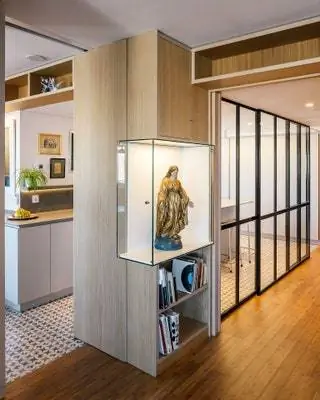 Студия «AGi Architects» сделала этот дом на 11-м этаже здания в Мадриде прототипом, в который можно поместить…