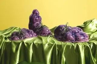 Кашпо из глазурованной керамики BLOB от BNAG