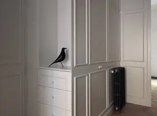 Окрашены в серый антрацит, чтобы радиаторы выделялись среди остальных оригинальных элементов дома…