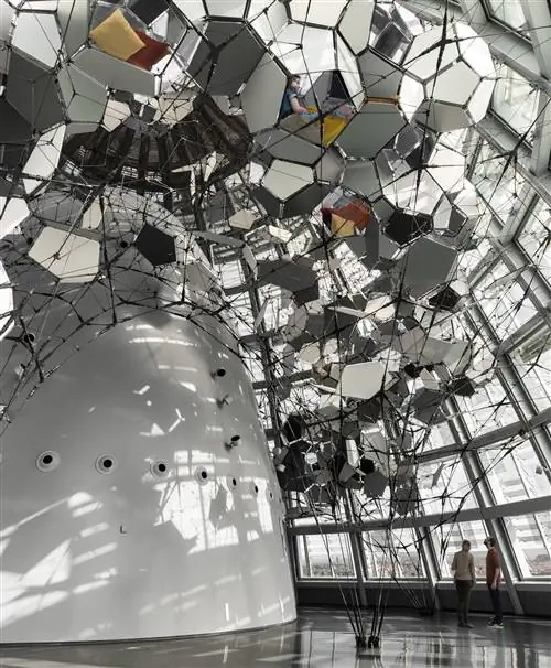 Смотровая площадка Torre Glories внутри инсталляции