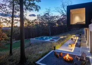 Все природные ресурсы окружающей среды были сохранены с помощью местных цветов и растений