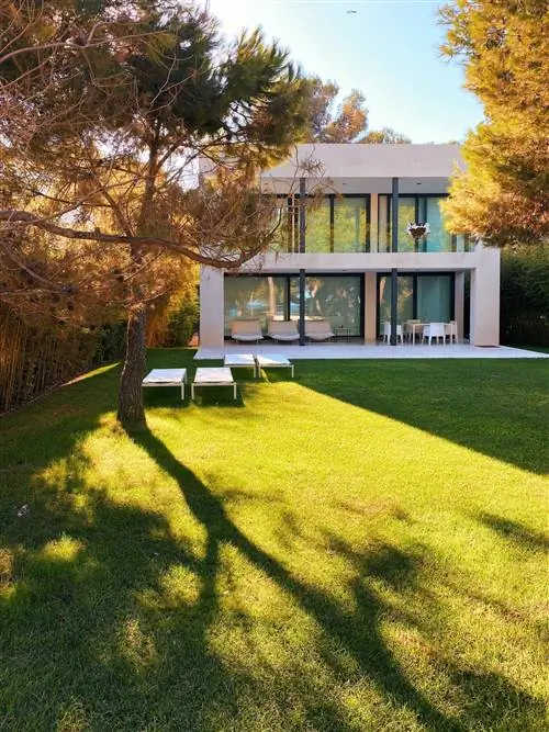«De casa a casoplon»: 5 причин полюбить новый сериал Netflix о экстремальных реформах «De casa a casoplon»: 5 причин полюбить новый сериал Netflix о экстремальных реформах