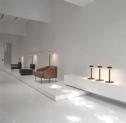Одна из частей интерьера RI HOUSE с четкими и уравновешенными линиями, которые характеризуют Rif Одна из частей интерьера RI HOUSE с четкими и уравновешенными линиями, которые характеризуют Rif
