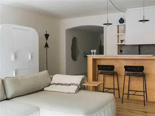 СПОКОЙНЫЙ ДОМ В ЛИССАБОНЕ, подписанный QUIET STUDIOS