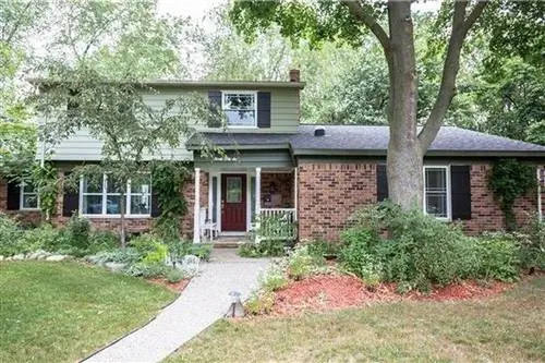 ЖИЗНЬ МАДОННЫ через ее ДОМА