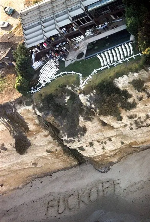 ЖИЗНЬ МАДОННЫ через ее ДОМА