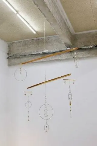 Constelaciones - один из мотивов Джульетты Альварес, дизайнера с долгой карьерой, затрагивающей области искусства