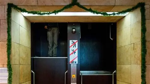 ПАТЕРНОСТЕР, лифт XIX века, который никогда не останавливается