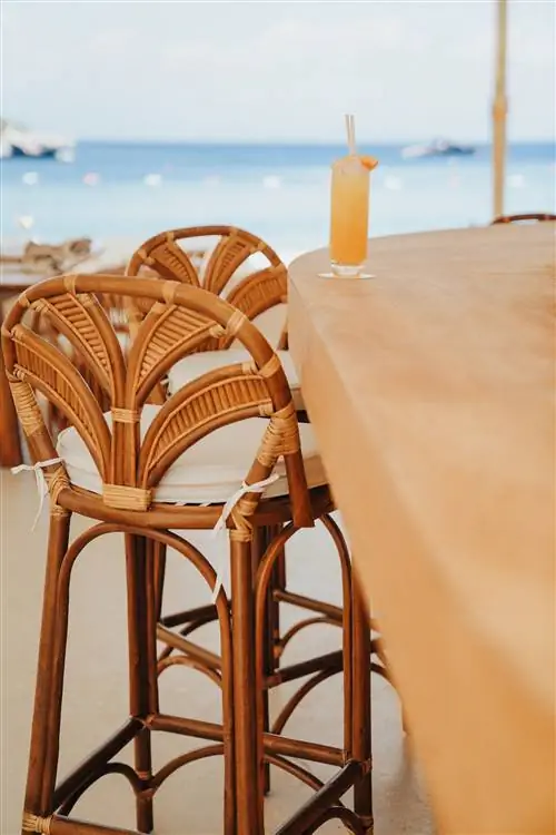 Lucca Beach дизайнерский пляжный бар на самом желанном побережье Средиземного моря Lucca Beach дизайнерский пляжный бар на самом желанном побережье Средиземного моря