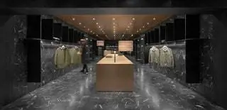 Модная фирма Nino Alvarez и студия дизайна интерьера Francesc Rif построили этот магазин на улице Muntaner… Модная фирма Nino Alvarez и студия дизайна интерьера Francesc Rif построили этот магазин на улице Muntaner…