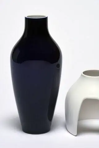 Вазы 'Les capes n°17' Матали Крассе в Севре