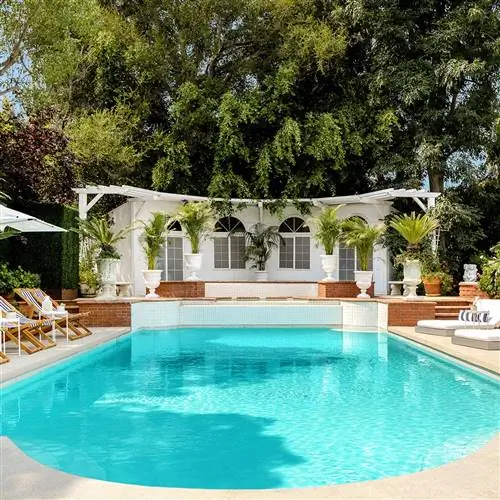 Теперь это особняк PRINCE OF BEL AIR доступен на AIRBNB