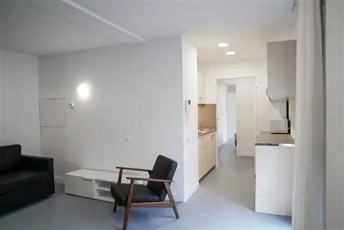 Барселона превращает КОРАБЛЬНЫЕ КОНТЕЙНЕРЫ в социальные КВАРТИРЫ