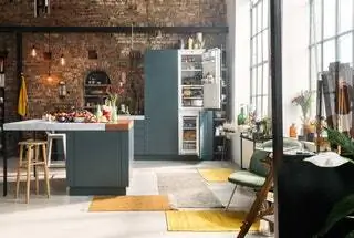 Но за дверями с элегантными и идеально продуманными линиями скрывается кухня, в которой представлены все…