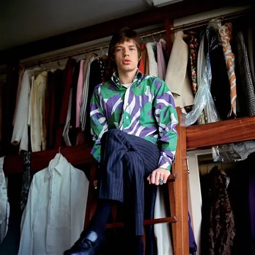 В книге показаны дома ROLLING STONES В книге показаны дома ROLLING STONES