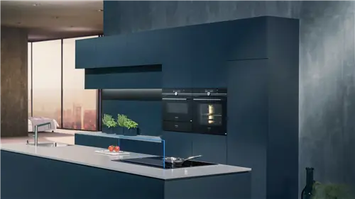 Возможно, вы не найдете этого в некоторых домах, новая духовка Siemens studioLine, которая позволяет открывать дверь на расстоянии…