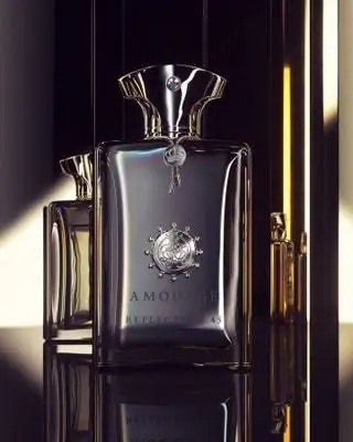 Обильная концентрация 45 Perfumed Oil Reflection 45 Man открывает новые горизонты в этом цветочном аромате…