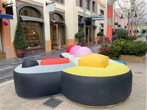 Las Rozas Village, отличный план, чтобы насладиться искусством на открытом воздухе Las Rozas Village, отличный план, чтобы насладиться искусством на открытом воздухе
