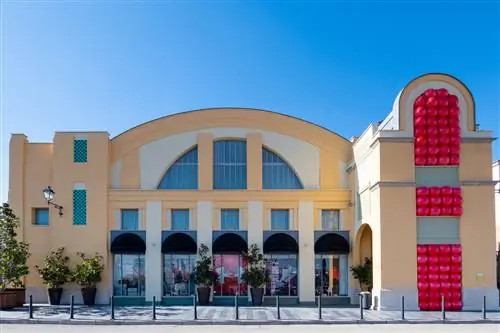 Las Rozas Village, отличный план, чтобы насладиться искусством на открытом воздухе Las Rozas Village, отличный план, чтобы насладиться искусством на открытом воздухе