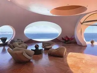 Palais Bulles, построенный Антти Ловагом между 1979 и 1984 годами и обращенный к Каннскому заливу, представляет собой бетонную оболочку на…