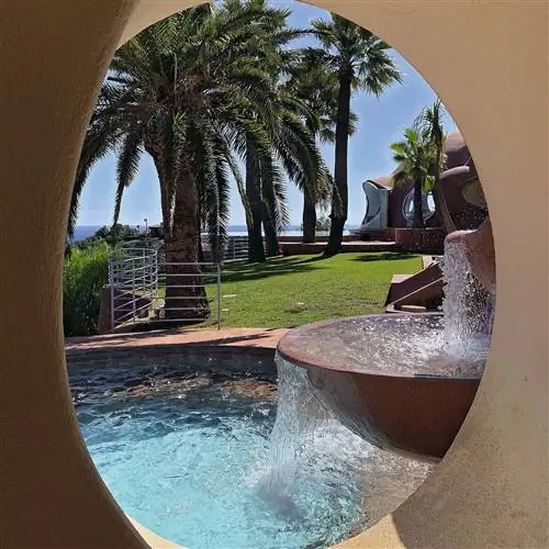 БЕТОН качает дом ICON Пьера Кардена