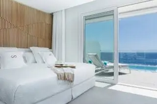 В отеле Royal Hideaway Corales Beach Adults Only 121 роскошный номер, предназначенный для отдыха и уединения