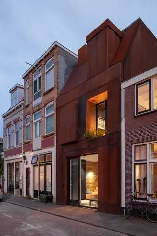 Голландская архитектурная фирма Zecc Architecten полностью спроектировала структуру и формы, а также материалы и…
