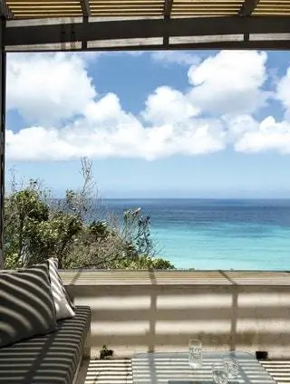 Снова одна из террас с видом на побережье Misty Cliffs
