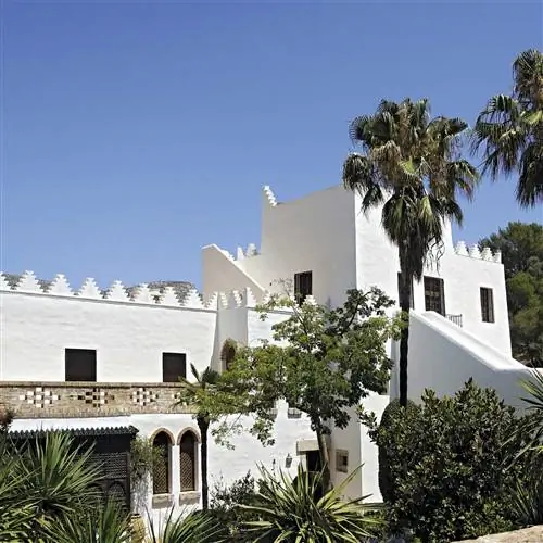 Стены «Са Басса Бланка» на Майорке, его единственная работа в Европе