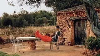 Ахиллес Ион Габриэль, креативный директор Camper, открывает дом на Майорке: «Я обнаружил, что я все еще деревенский парень»