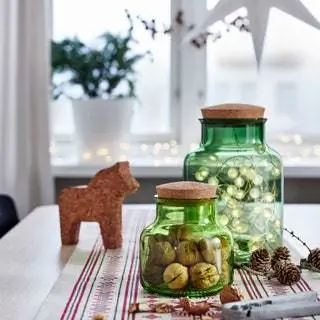 Орехи, песочное печенье, шоколад, домашнее печенье… Даже декоративные светильники, чтобы придать ему нотку…