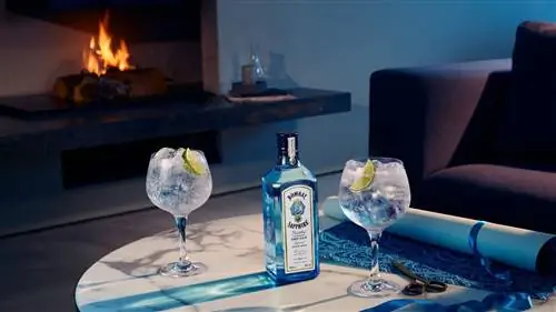 Это яркая и чувственная кампания Bombay Sapphire