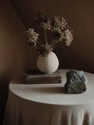 buttongroup КУПИТЬ ВАЗА 2299 € buttongroup КУПИТЬ СКАТЕРТЬ 4999 €