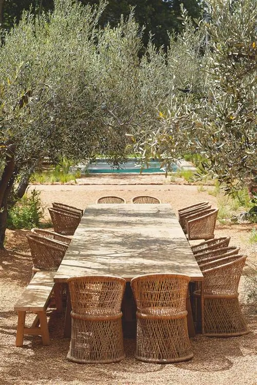 плетеный садовый обеденный стол