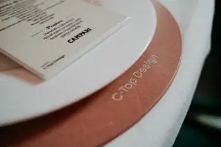Тарелка создана в цвете Umber новой серии Dekton Craftizen, которая отдает дань уважения мастерству.nbsp