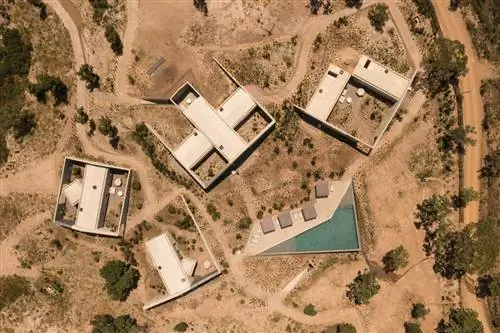 Вид на ландшафт Алентежу с бассейном