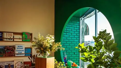 Продуктовый магазин, вдохновленный Португалией, Шарлоттой Перриан и солнцем Лос-Анджелеса