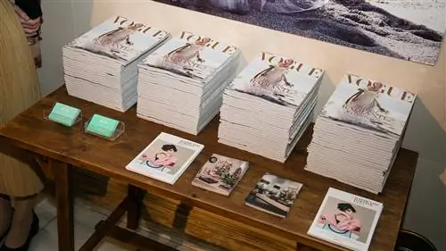 La VOGUE Fashion's Night In, открытая для всех ПОКЛОННИКОВ