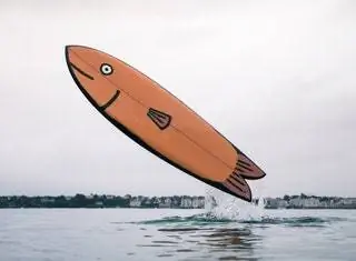 Раскрашенная вручную доска для серфинга Seoul производства Fernand Surfboards 2021