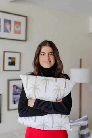 Элемент дизайна интерьера, который он считает, характеризует завершенный вид, не говоря уже о подушках на диванах, особенно если они…