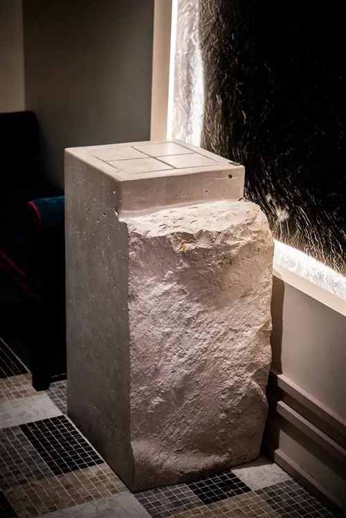 Умывальник Kubik от Miapetra в пространстве Blanca Hevia на выставке Casa Decor 2019