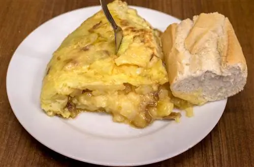 Галисийский картофельный омлет на шпажке
