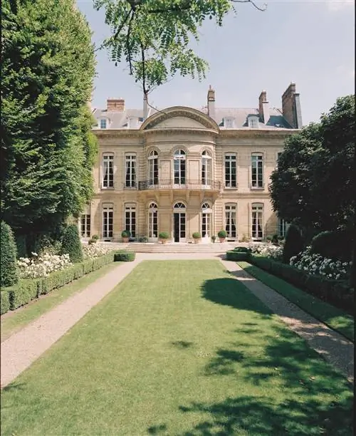 Мебель Hubert de Givenchy может стать вашей