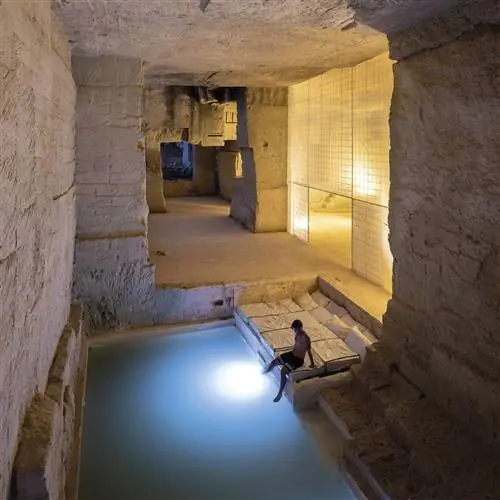 BRILLIANCES and BRICKS Драгоценный камень в карьере на МЕНОРКЕ