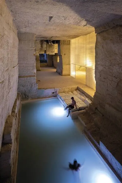 BRILLIANCES and BRICKS Драгоценный камень в карьере на МЕНОРКЕ