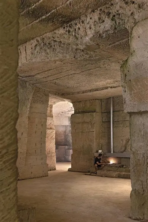 BRILLIANCES and BRICKS Драгоценный камень в карьере на МЕНОРКЕ